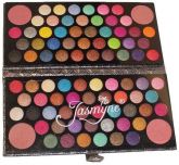 Paleta de 84 sombras 3D e 4 blush